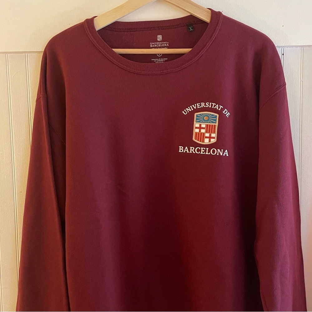 Unisex Universitat de Barcelona Vintage Crewneck Sweatshirt